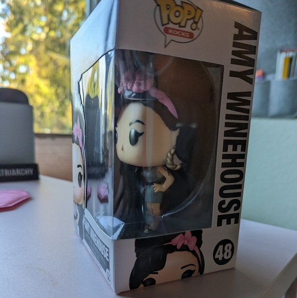 AMY WINEHOUSE POP ROCKS 48 - Picture 4 of 6